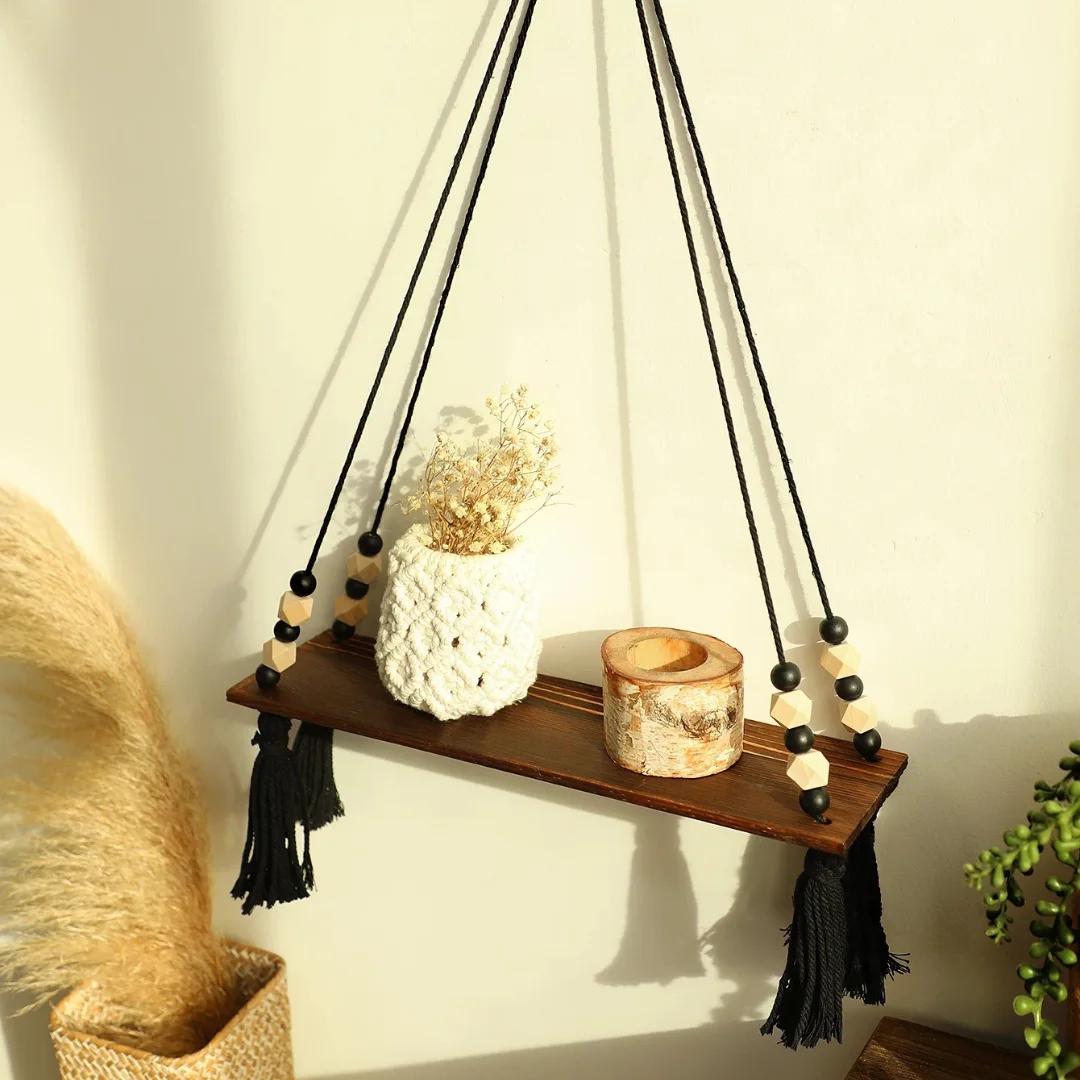 رفوف خشبية معلقة - لمسة مميزة لديكورك