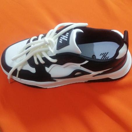 أحذية عصرية