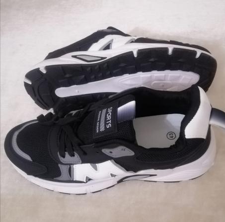 حذاء شبابي اسود M