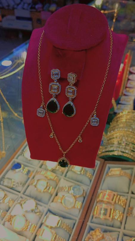 طقم من الاكسسوارات