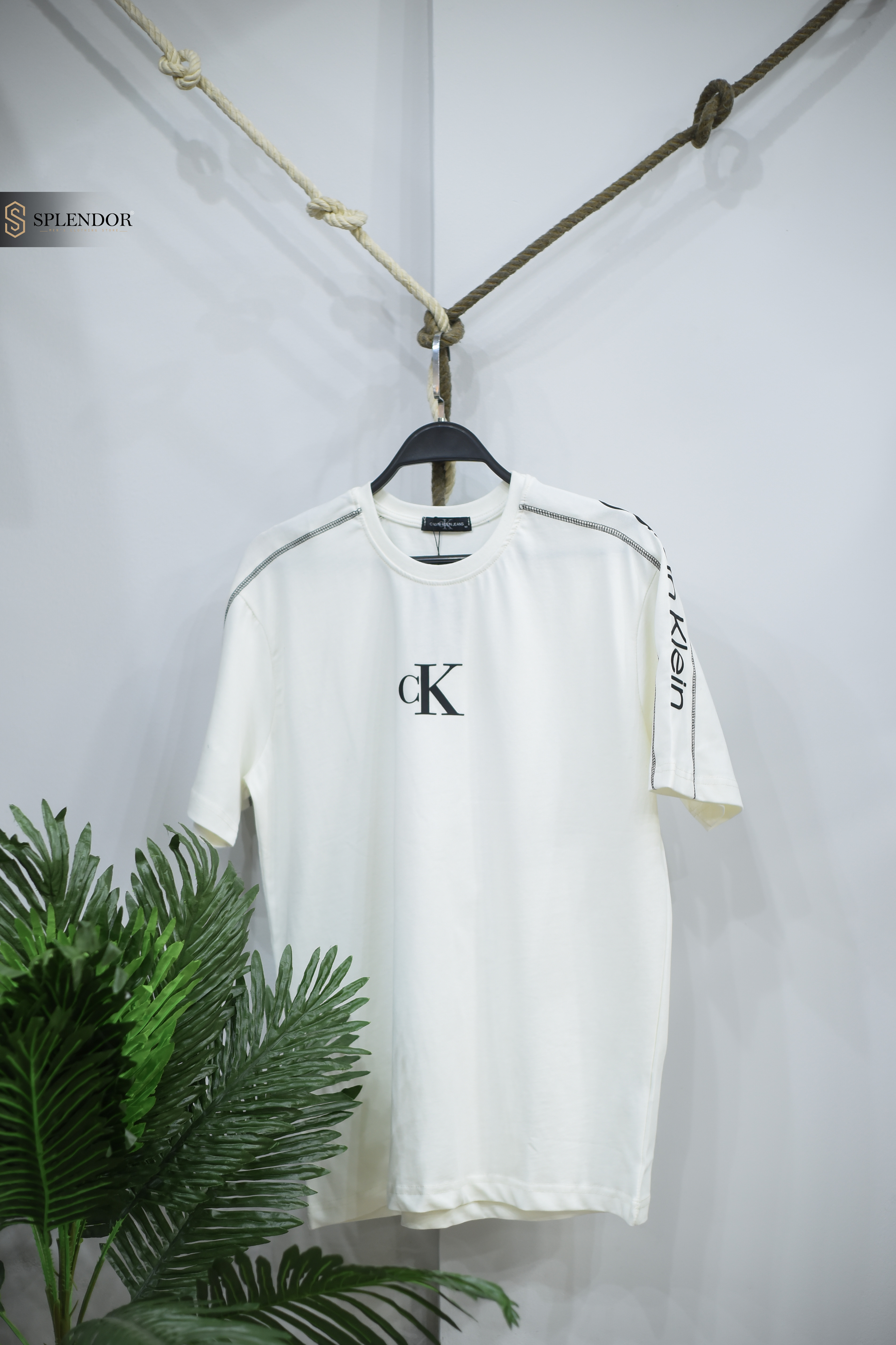 T-SHIRT (C.K) بخامه صيفيه مريحه