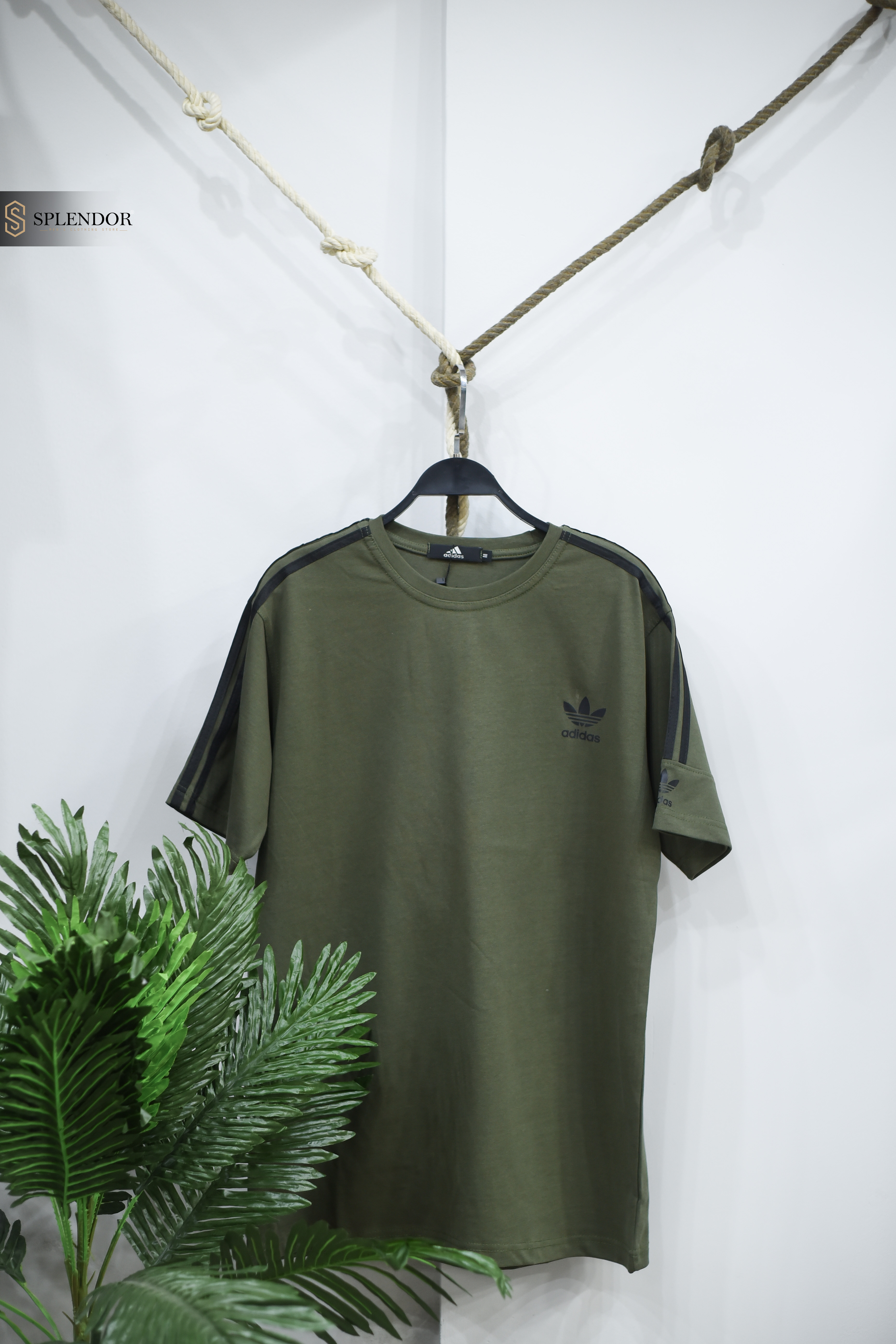 T-SHIRT (ADIDAS) بخامه صيفيه مريحه