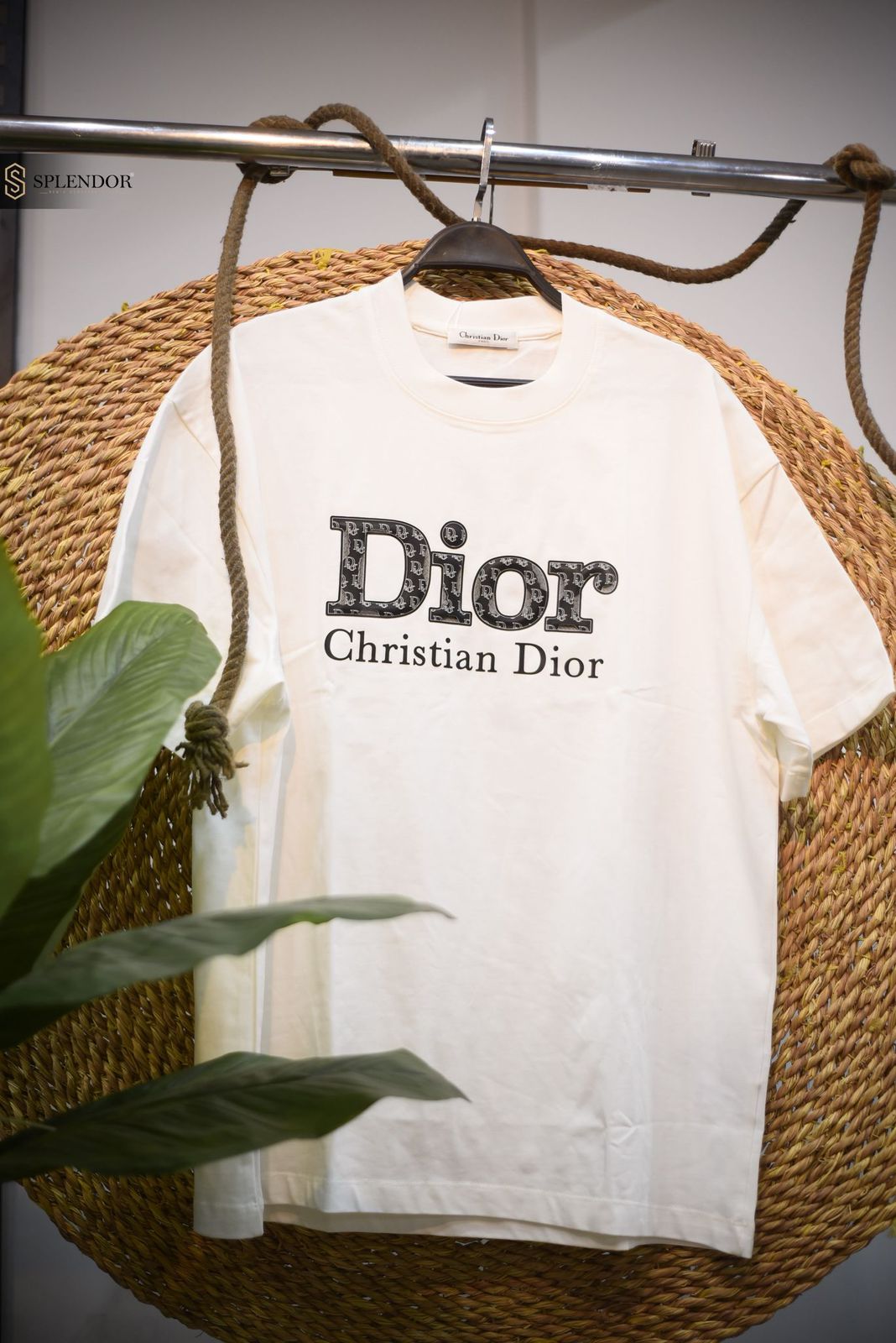 t-shirt(Dior) بخامه صيفيه مريحه