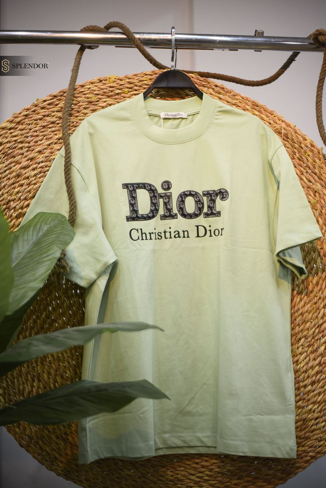 t-shirt(Dior) بخامه صيفيه مريحه