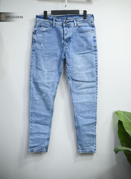 Slim fit distressed pants