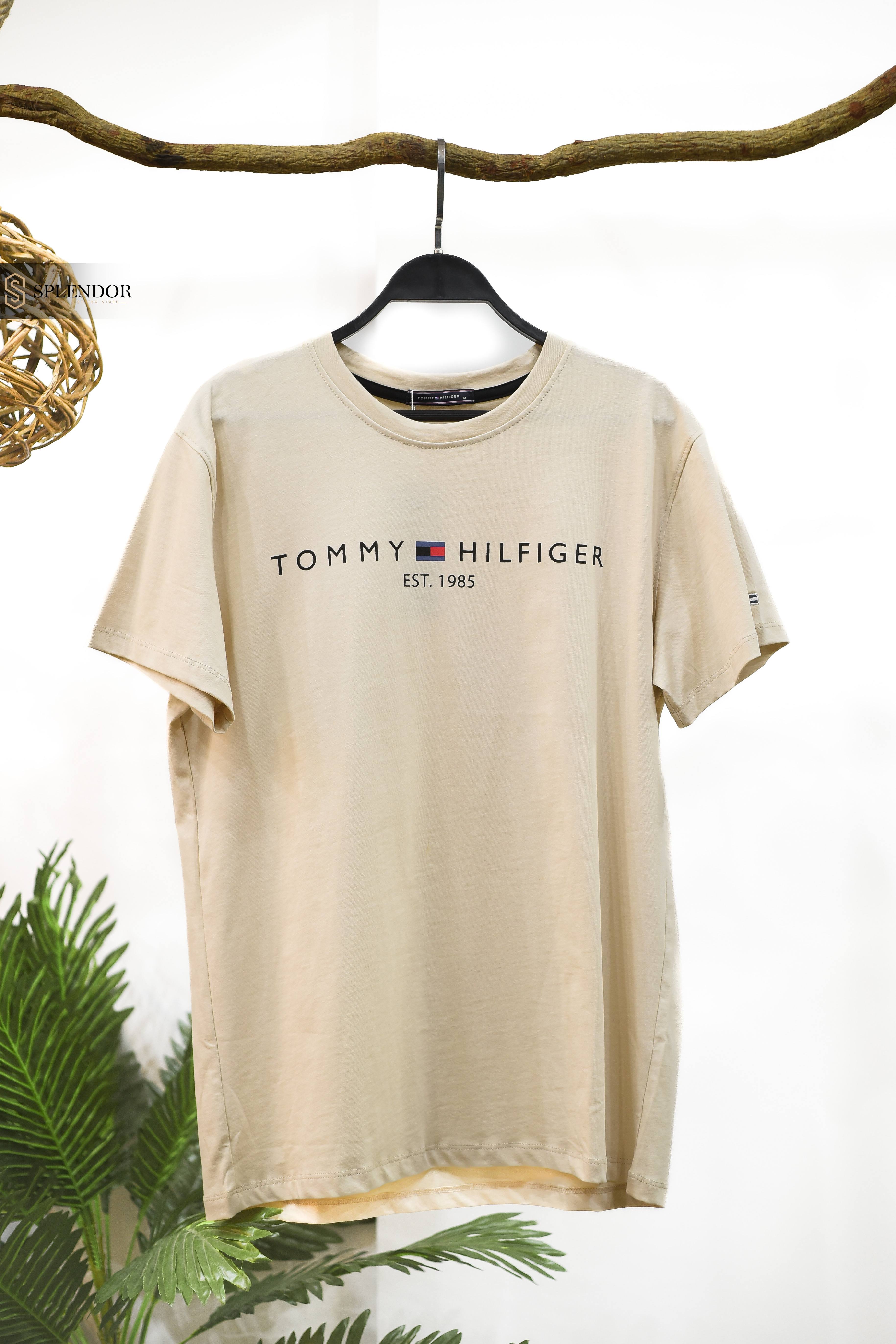 t-shirt (TOMMY) بخامه صيفيه مريحه