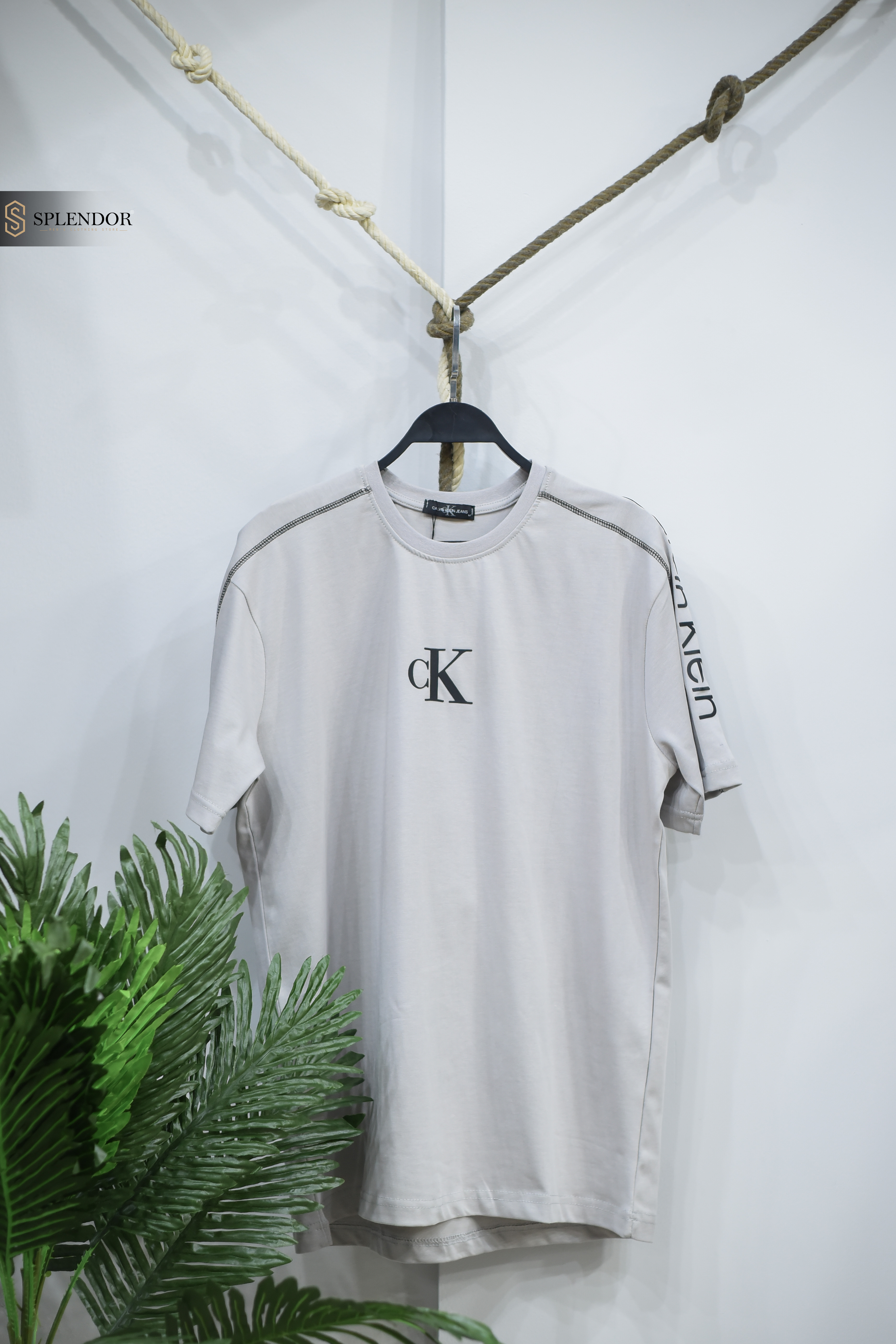 T-SHIRT (C.K) بخامه صيفيه مريحه