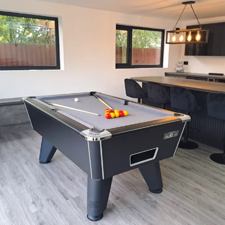 Table Billard aibnb avec Monnayeurs