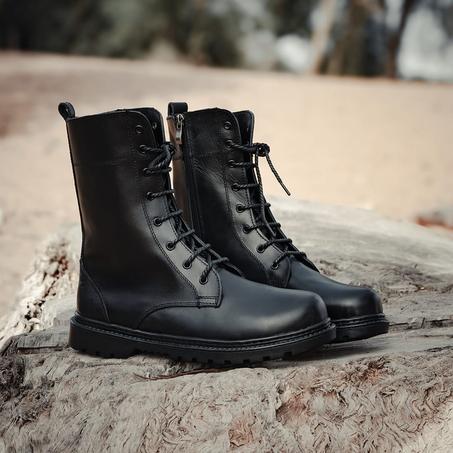 🔥 الحذاء العسكري الأسود - قوة، راحة، وأناقة في خطوة واحدة! 🔥