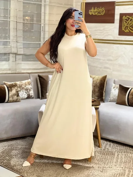روب طويلة بدون أكمام بتصميم عصري وأنيق