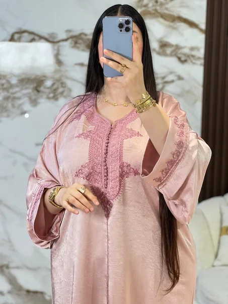 ✨ كندورة أنيقة بتصميم راقي ولمسة تقليدية عصرية