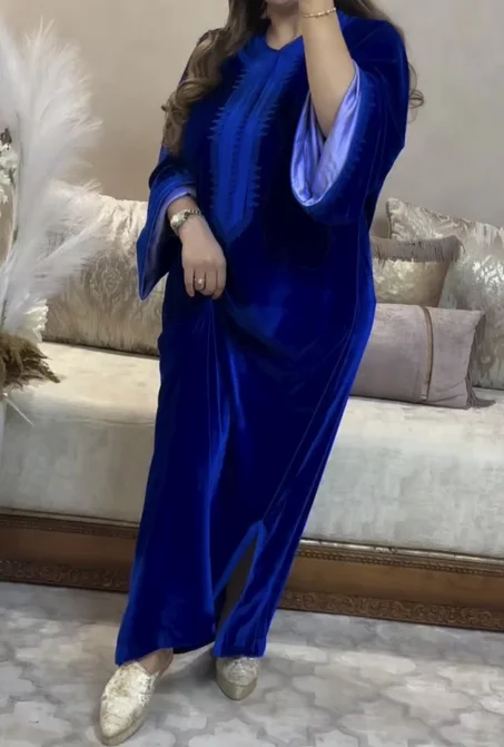 ✨ قفطان تاج راقي من lilyaboutique ✨ BLEU