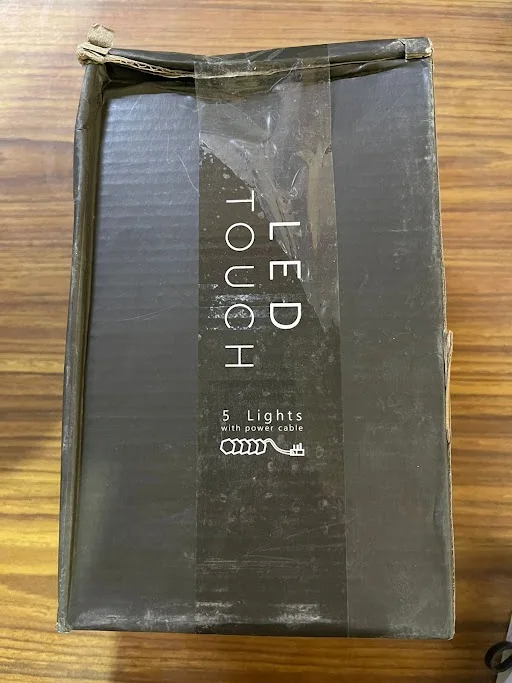 مصباح حائط يعمل باللمس  أنيق وعصري