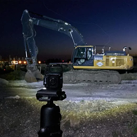 ضوء عمل LED من الألومنيوم القابل لإعادة الشحن من كودياك كومبانيون 500 لومن | 3 أنماط سطوع أبيض | 6 أوضاع مسند/مقبض | تقييم CRI >94 | حلقة تثبيت زنبركية | فتاحة زجاجات | مقاومة للما