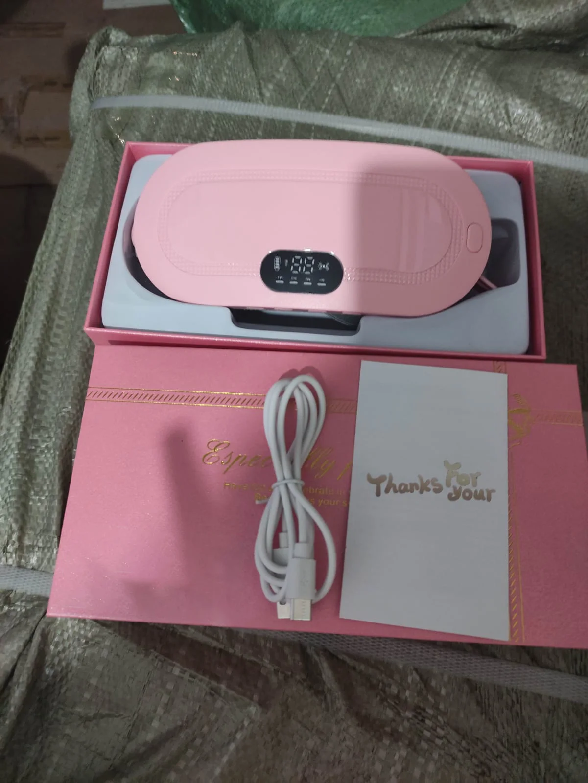 وسادة تسخين ذكية للحيض تساعد وظيفة الضغط الساخن على الخصرعلى تخفيف الألم والانزعاج أثناء الحيض