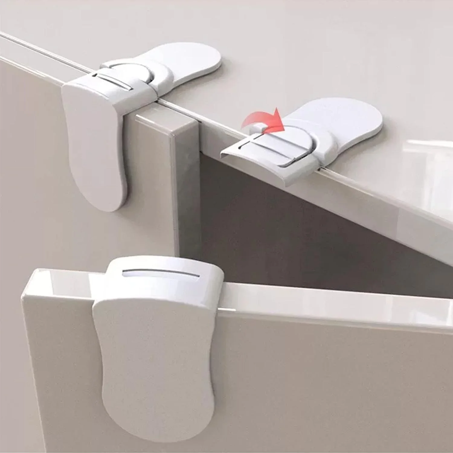 قفل الخزانة هو اداة تستخدم لتأمين وإغلاق الخزانة والأدراج بشكل آمن