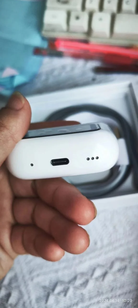 سماعات أذن لاسلكية مع شاشة تعمل باللمس  مميزات المنتج: