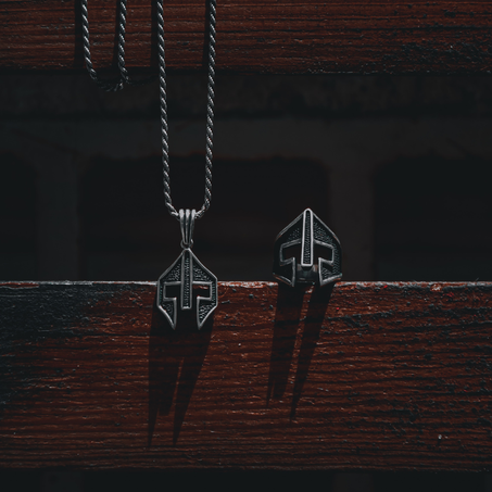 WARRIOR PENDANT NECKLACE