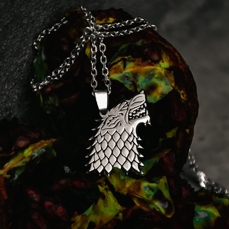 WOLF PENDANT NECKLACE
