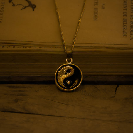 YIN & YANG PENDANT NECKLACE