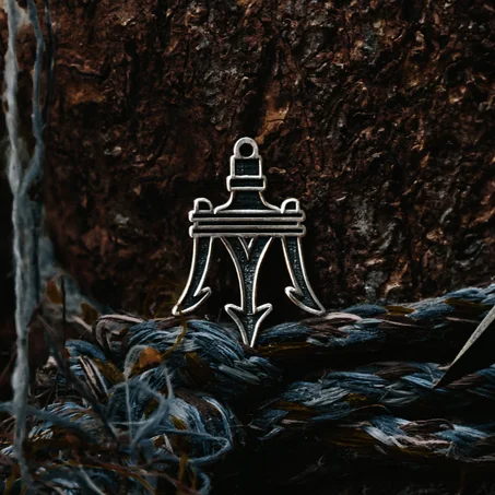 TRIDENT PENDANT