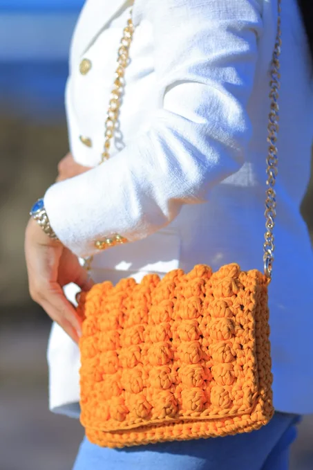 Sac à bandoulière en crochet fait main – Orange mandarine avec chaîne dorée