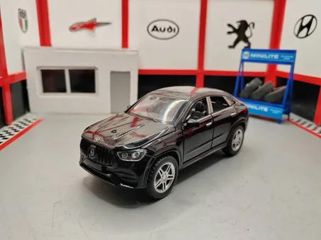 1mercedes bens glc 1/32
