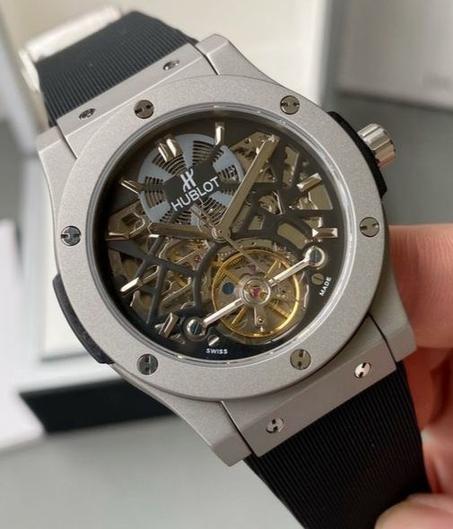 ساعة  hublot ميكانيكية