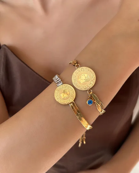 BRACELET