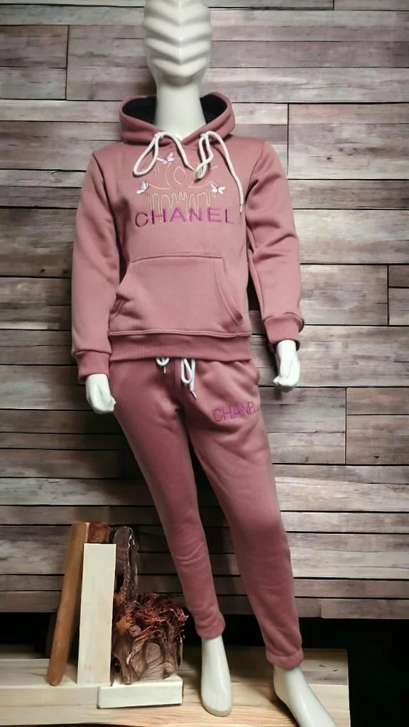 لباس اطفال ذات طبعة Chanel