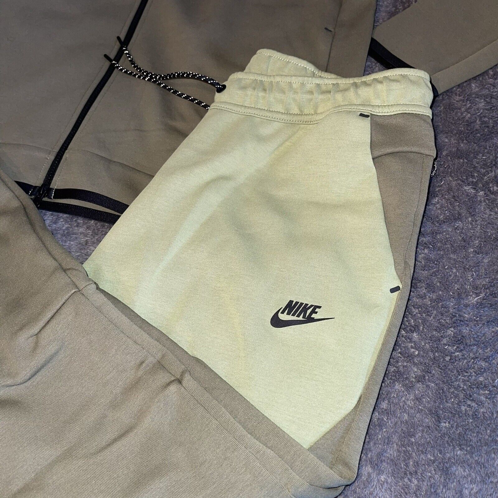 Nike Tech Fleece Khaki لباس كبار