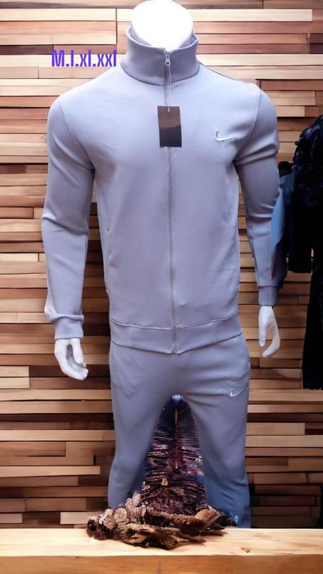 لباس لكبار من تخفيضات السنة الجديدة Nike grey