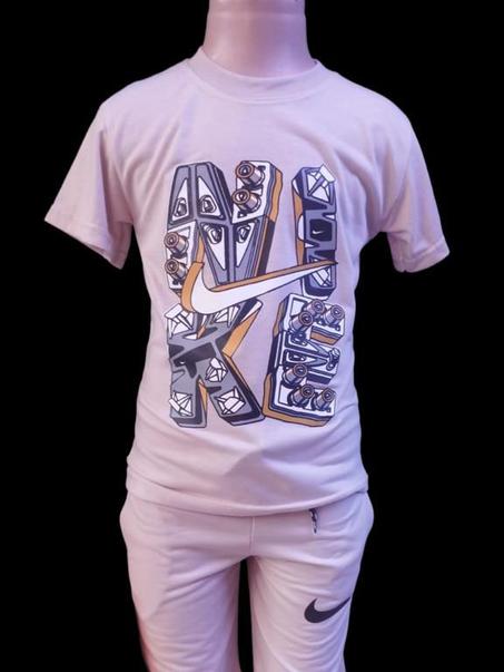 لباس اطفال ذات طبعة nike