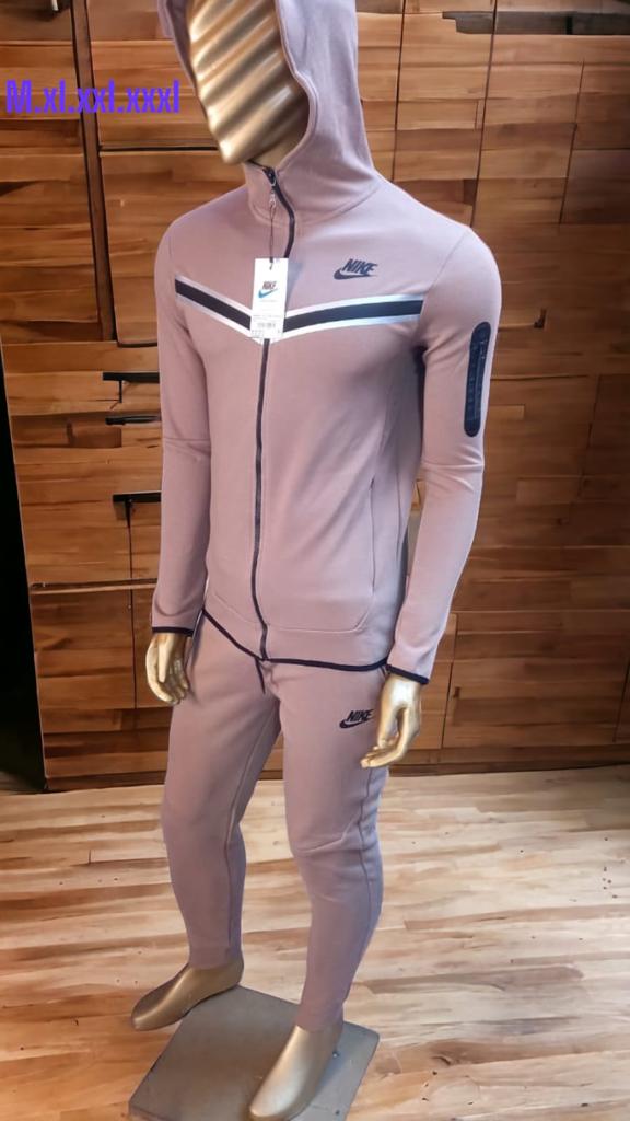 Nike Tech Fleece Maroon V2 لباس لكبار+