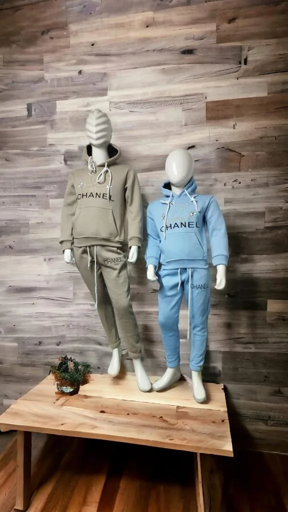 لباس اطفال ذات طبعة Chanel