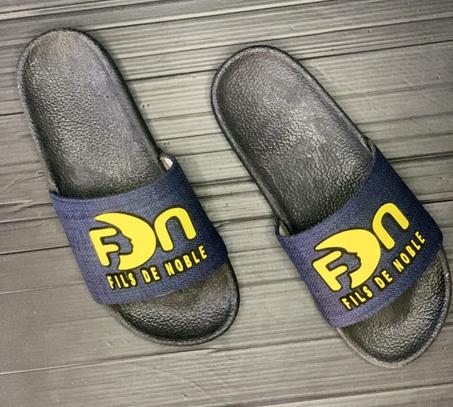 Babouche bleue FDN