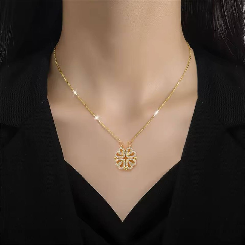 Hearts Necklace - قلادة القلوب