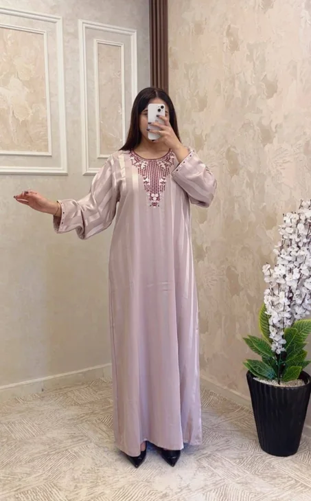 قفطان  نسائية فاخرة بتطريز أنيق ✨