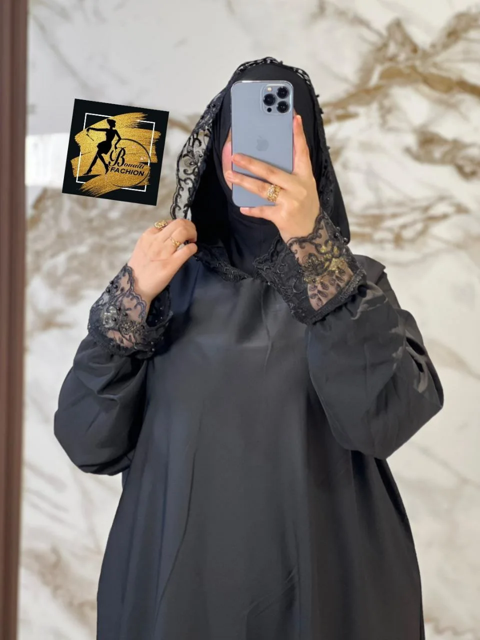 عباية مع فولار مخيط
