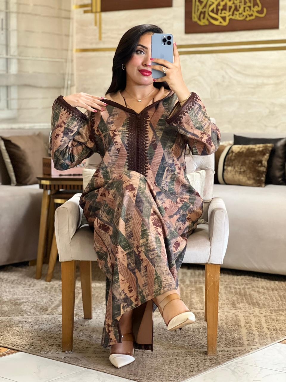 جلابة من صوف مستورد بتصميم عصري وأنيق 🖤