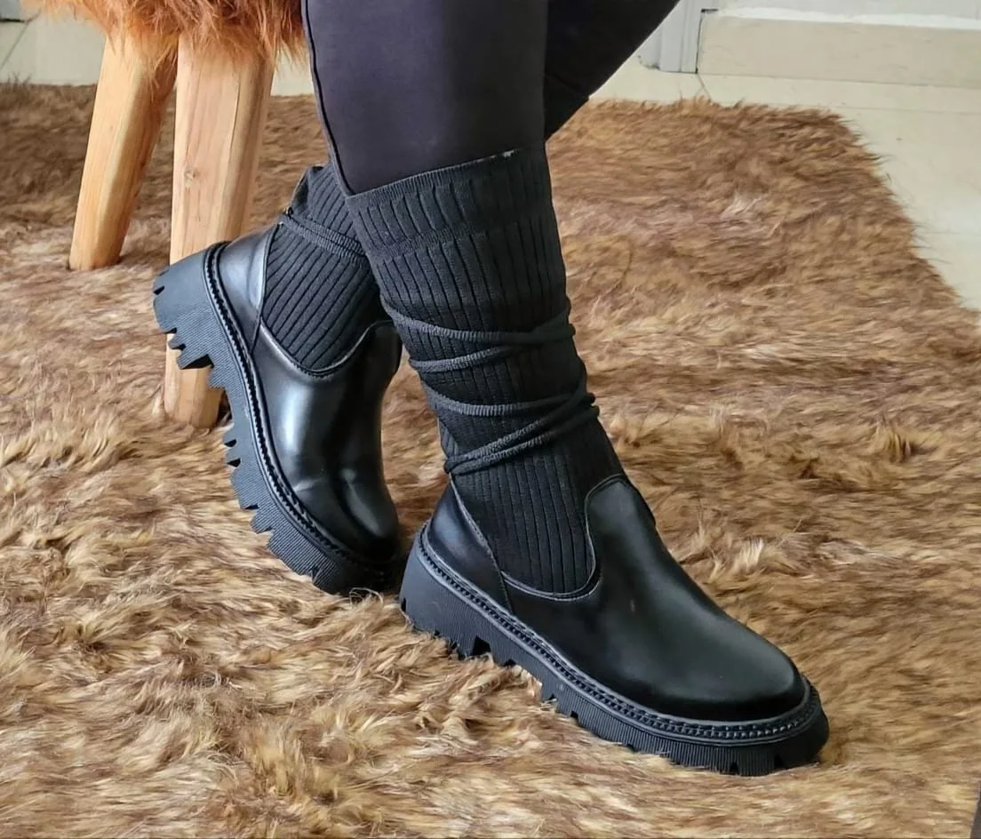 Bottes avec couture sur la tige