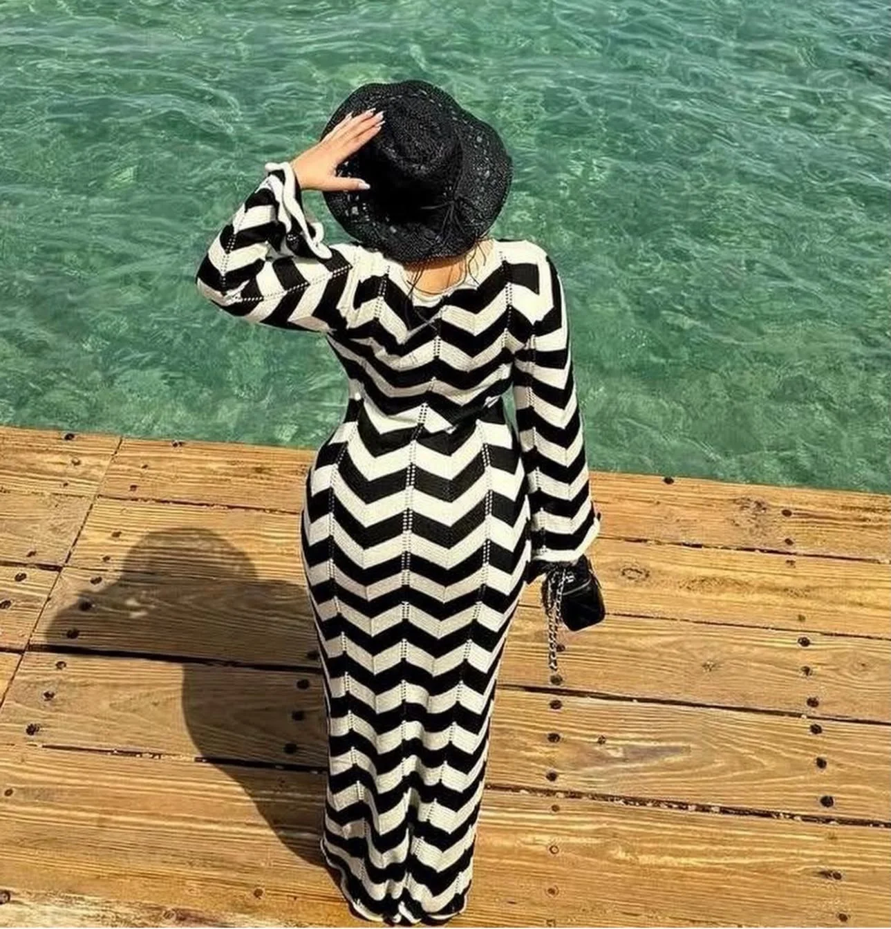 ROBE LONGUE EN MAILLE AJOURÉE