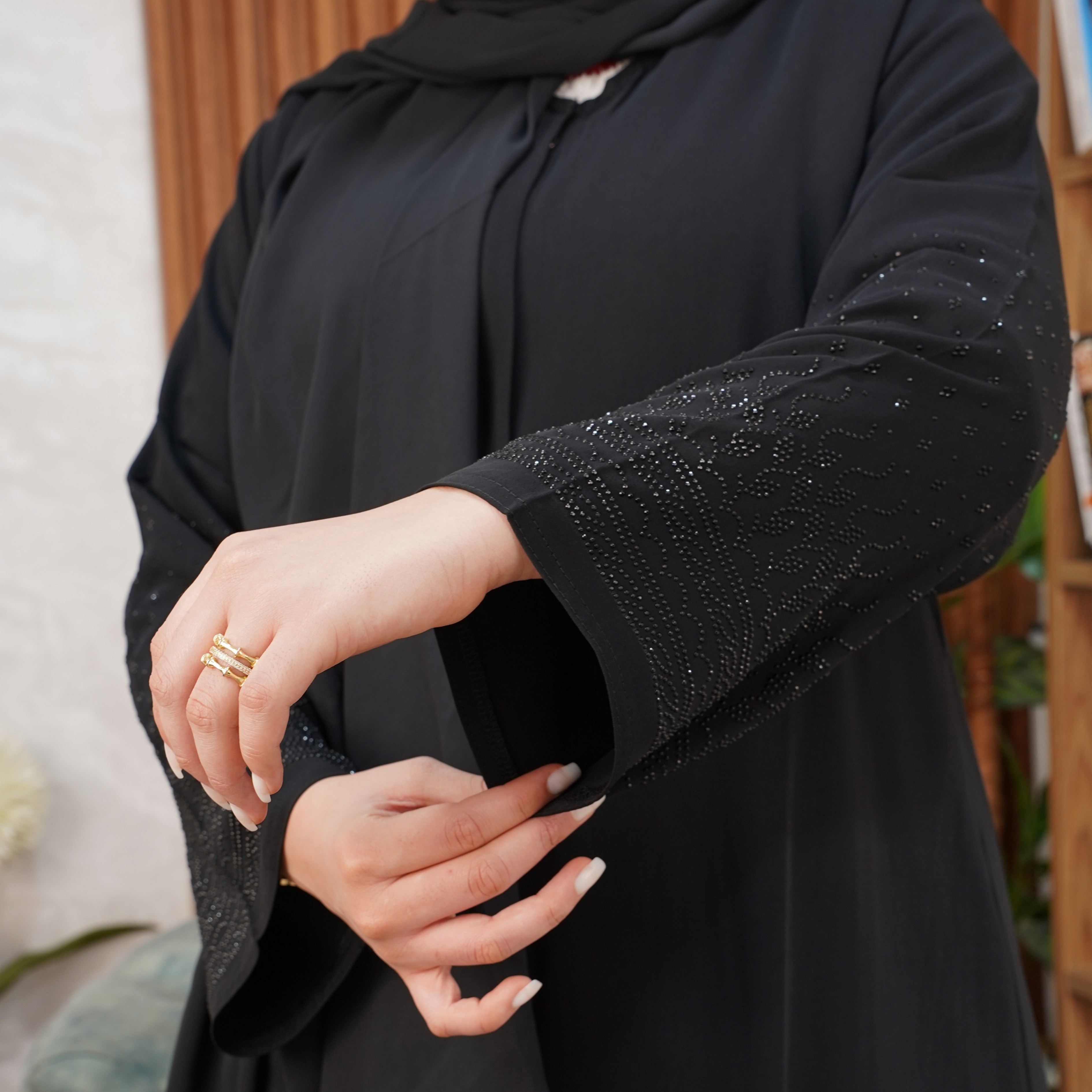 عباية إماراتية طرز بالفولار