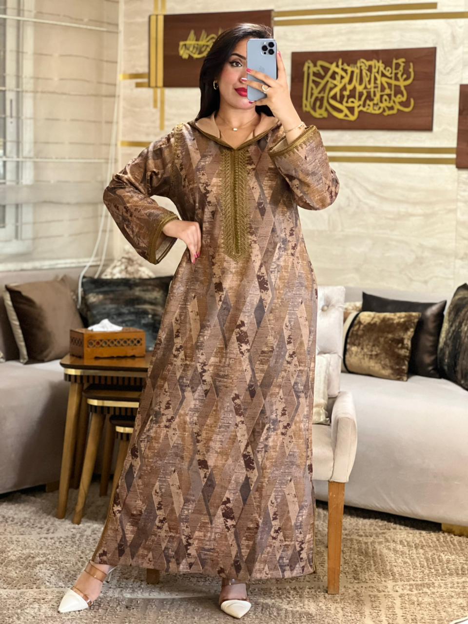 جلابة من صوف مستورد بتصميم عصري وأنيق 🖤