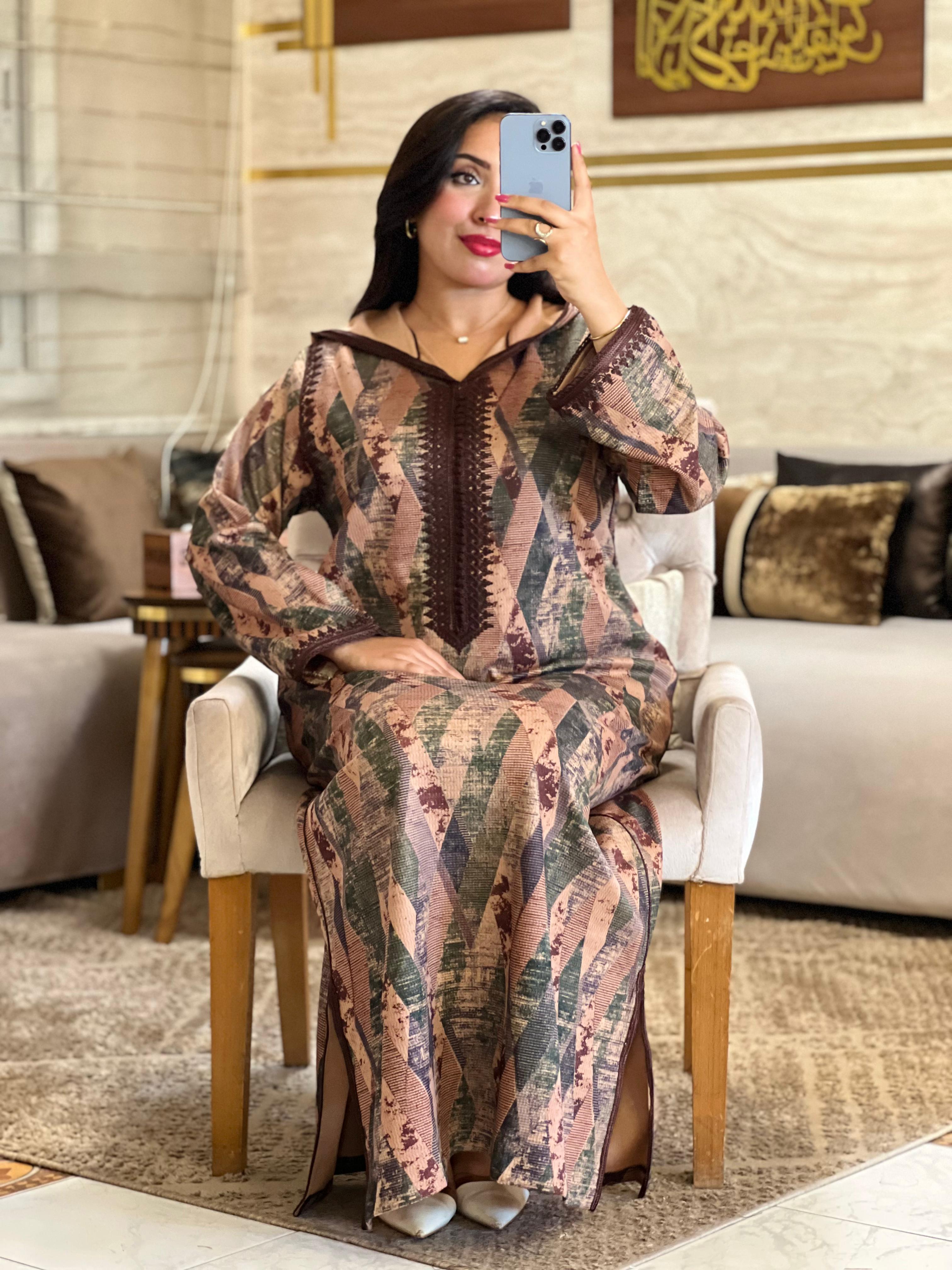 جلابة من صوف مستورد بتصميم عصري وأنيق 🖤