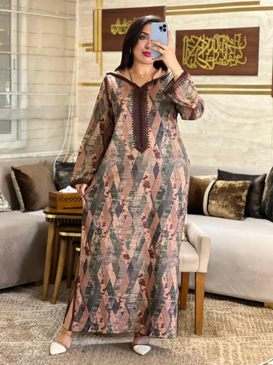 جلابة من صوف مستورد بتصميم عصري وأنيق 🖤