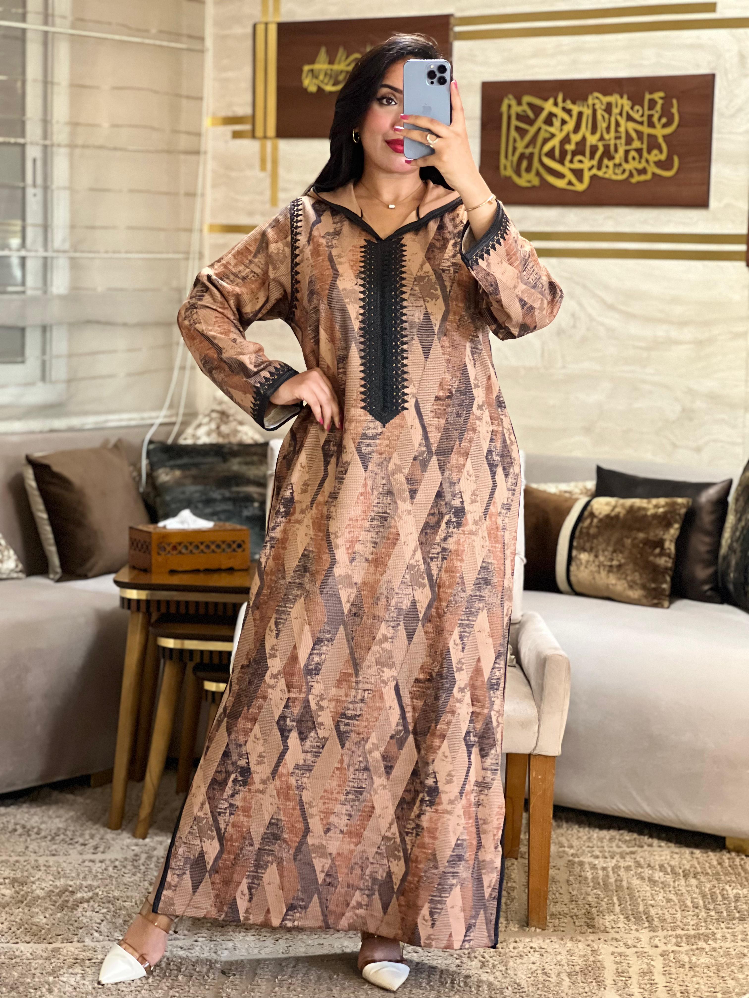 جلابة من صوف مستورد بتصميم عصري وأنيق 🖤