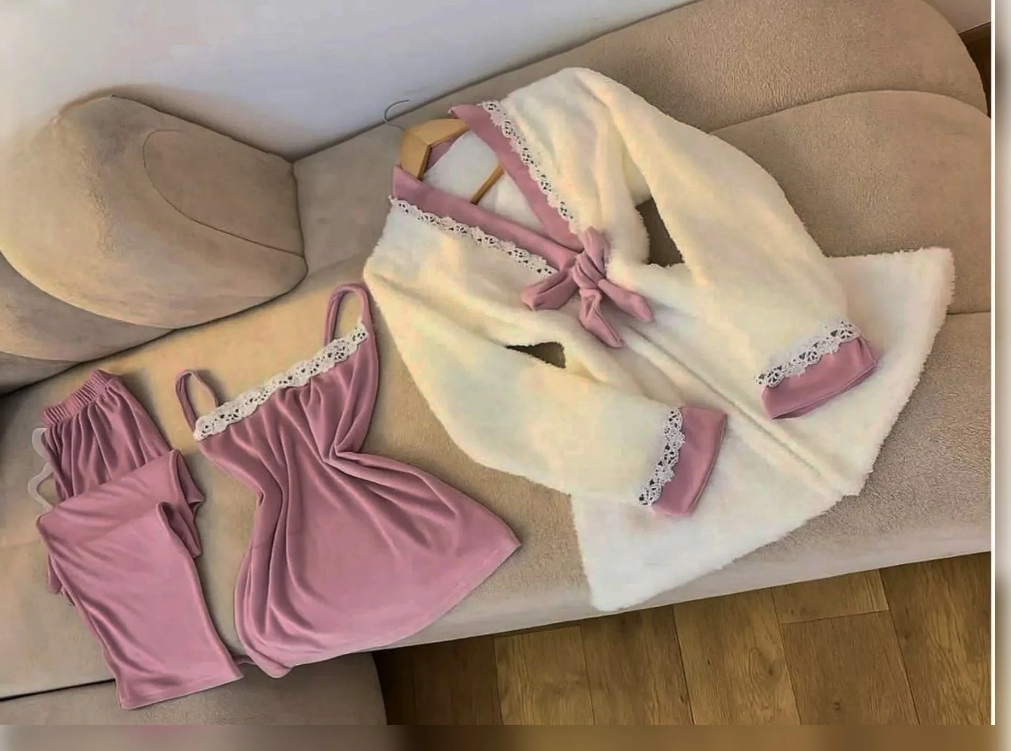 Pyjama Confort Luxe – Élégance & Douceur pour la Nuit