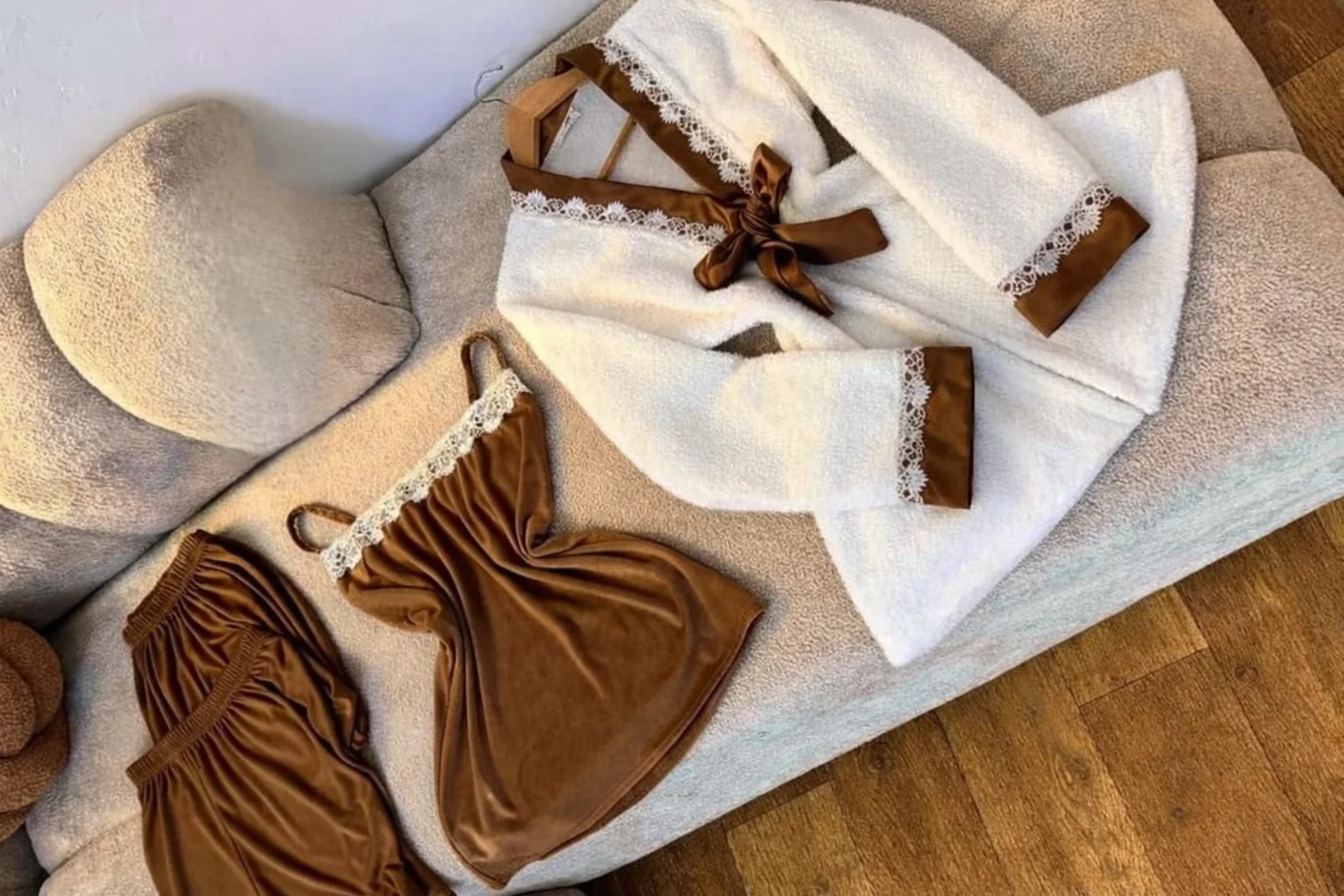 Pyjama Confort Luxe – Élégance & Douceur pour la Nuit