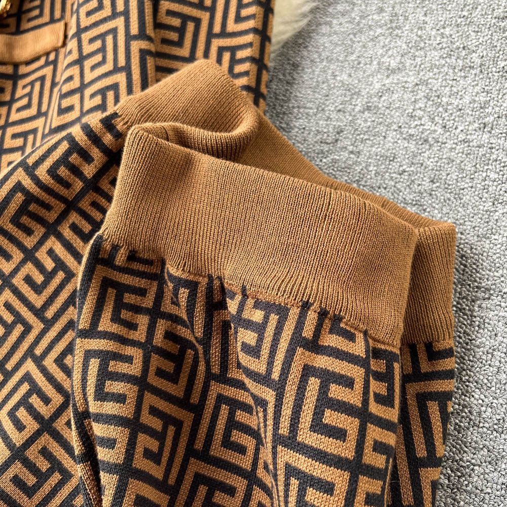 طقم شتوي أنيق (349 DH)